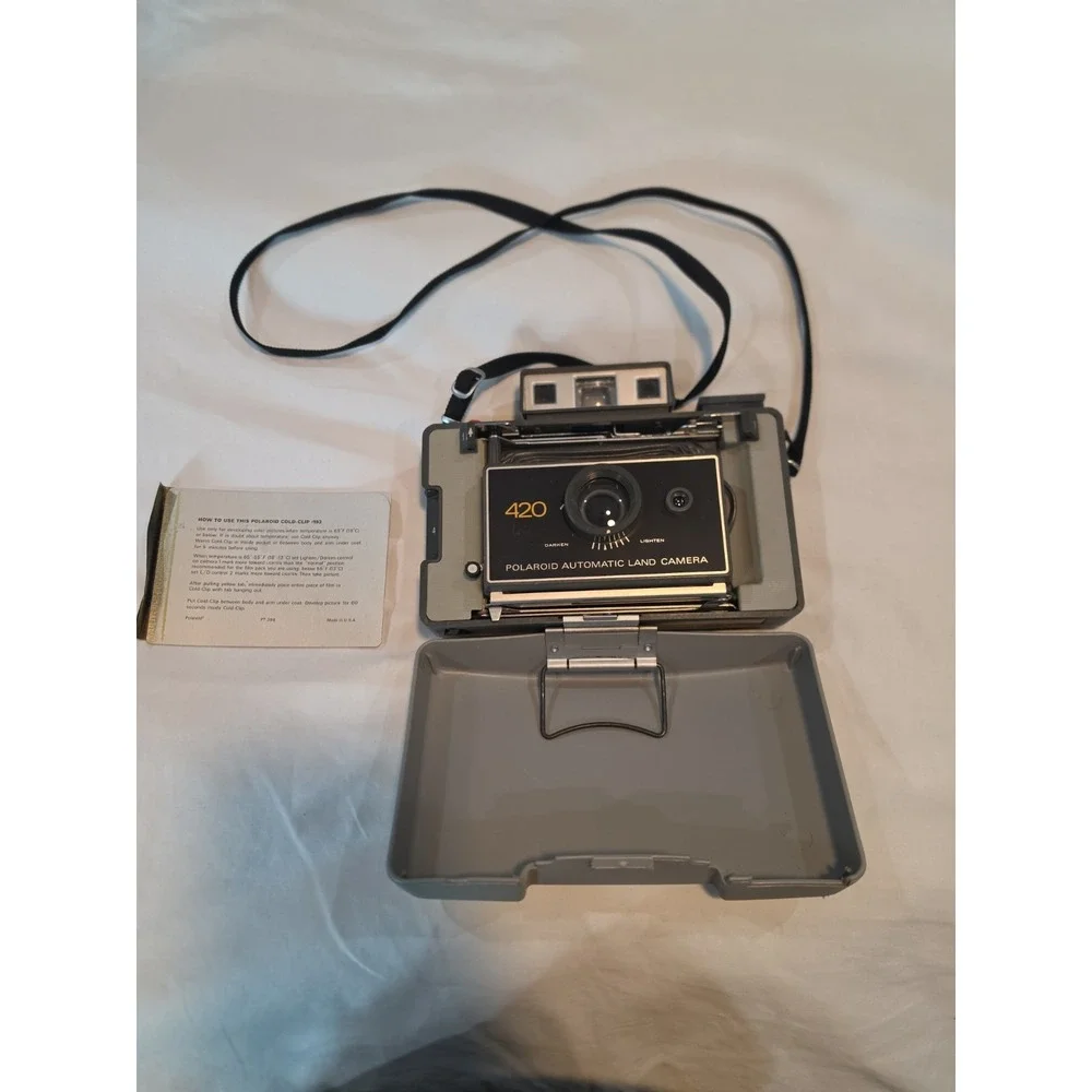 VTG Polaroid 420 Automatic Land Folding Film CAMERA w/Cover, Case, UNTESTED